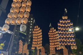 秋田の竿燈まつり