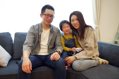 全館空調のZ空調すごくいいです！新しい家では冬も薄めの布団一枚でも十分なくらい暖かいです。